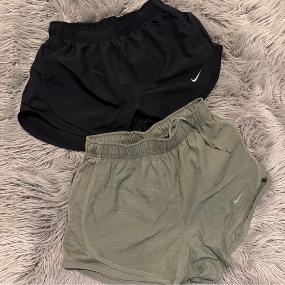 Nike Dri-Fit shorts - Picture 1 of 2